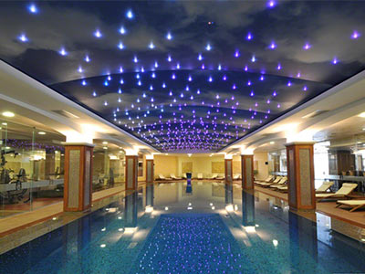 натяжные потолки звёздное небо в бассейне
